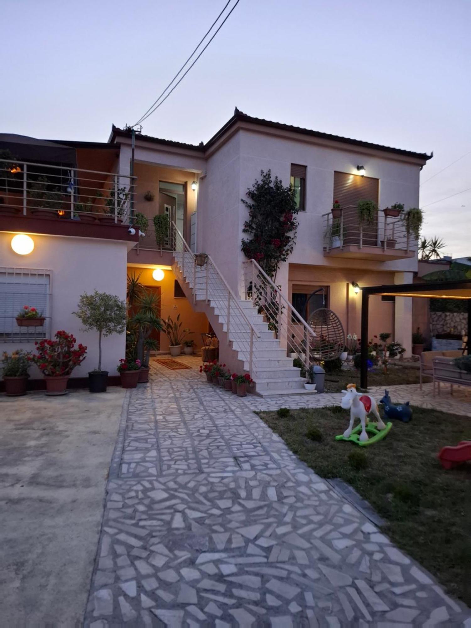 Vila Noar Vlorë エクステリア 写真